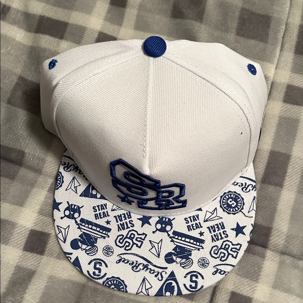 Stacy Adams White and Blue Graphic Hat